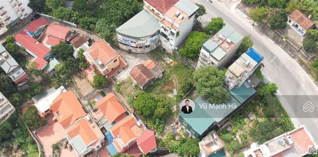 Đất bãi cháy rộng sau khách sạn hoàng gia trung tâm khu du lịch