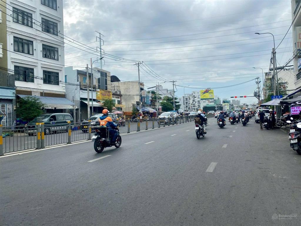 Bán nhà mặt tiền đường nguyễn xí, p.13, q. bình thạnh. vị trí kinh doanh sầm uất,