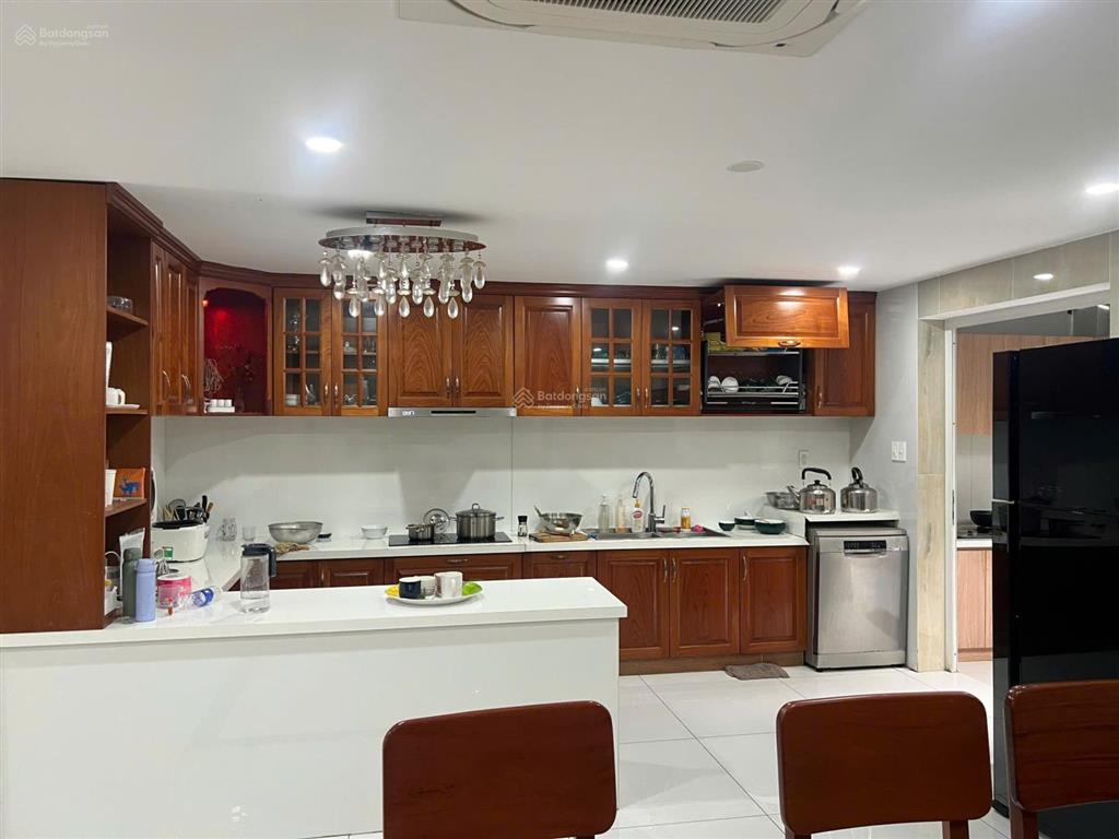 Chính chủ kẹt tiền cần bán gấp nhà mt đặng thùy trâm10m x 20m cn200m2, phường 13, quận bình thạnh