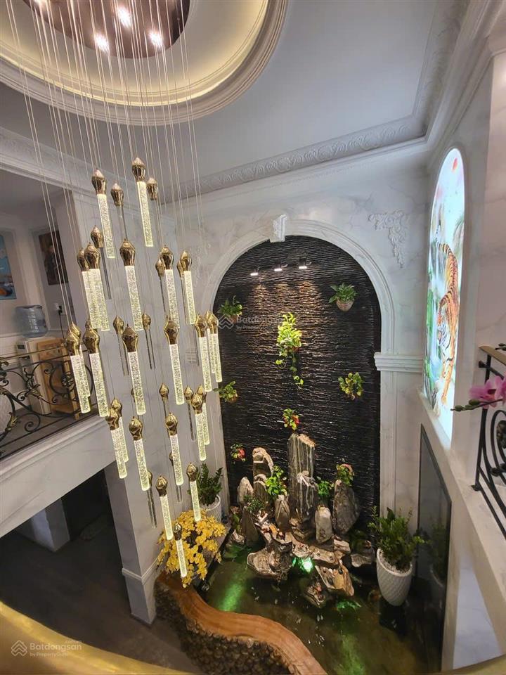 Siêu phẩm biệt thự trục đường hoa lan,8m x 16m (130m). giá 45tỷ , quận phú nhuận.