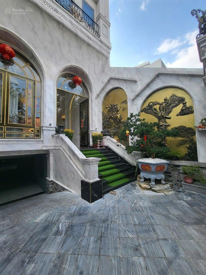 Siêu phẩm biệt thự trục đường hoa lan,8m x 16m (130m). giá 45tỷ , quận phú nhuận.