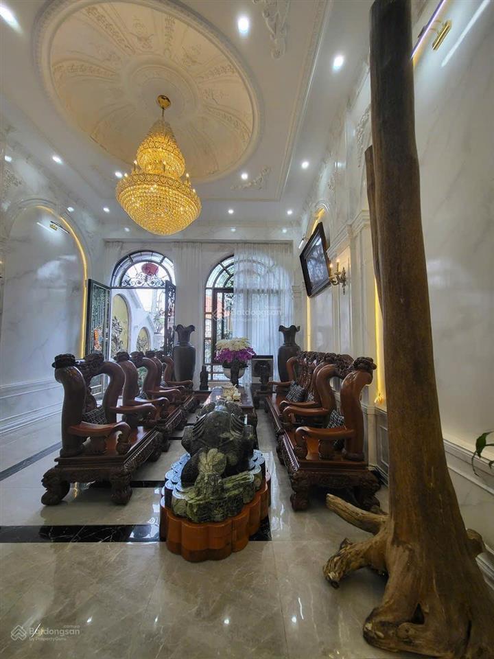 Siêu phẩm biệt thự trục đường hoa lan,8m x 16m (130m). giá 45tỷ , quận phú nhuận.