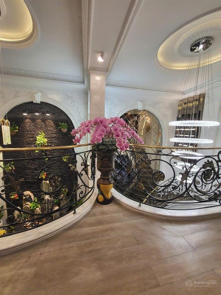 Siêu phẩm biệt thự trục đường hoa lan,8m x 16m (130m). giá 45tỷ , quận phú nhuận.