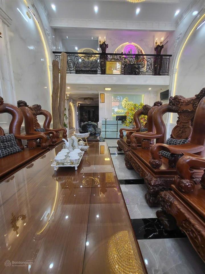 Siêu phẩm biệt thự trục đường hoa lan,8m x 16m (130m). giá 45tỷ , quận phú nhuận.