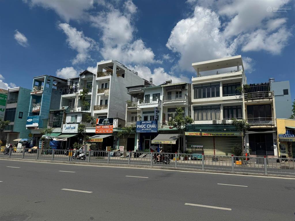 Mặt tiền 253 dương quảng hàm, q.gò vấp dt  7.2x 21m công nhận  122m  kc  4 tầng  giá 28,tỷ