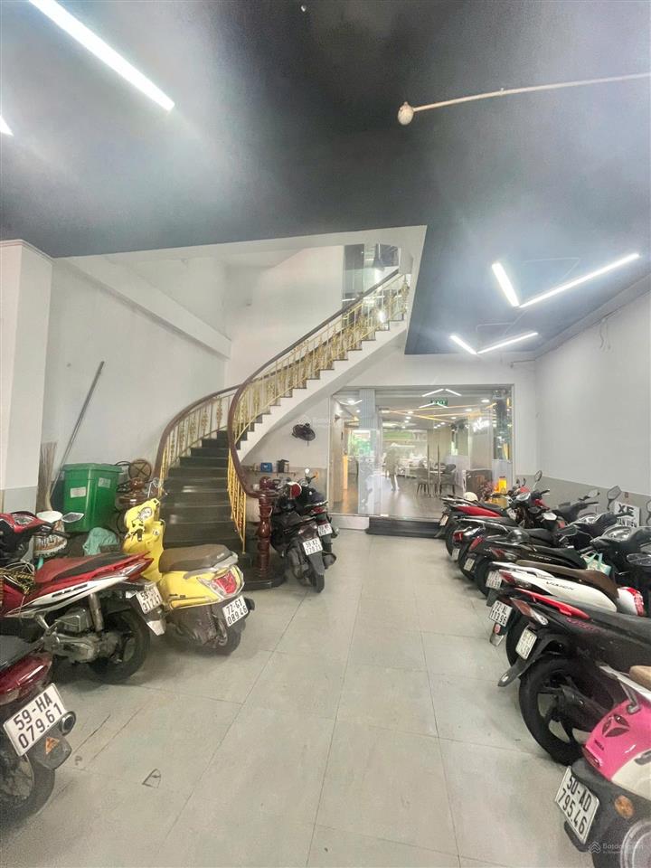 Bán nhà mt nguyễn chí thanh, quận 5  dt 6,6x30m cn 200m2  kc 4 tầng st  hđt 120tr giá 65 tỷ