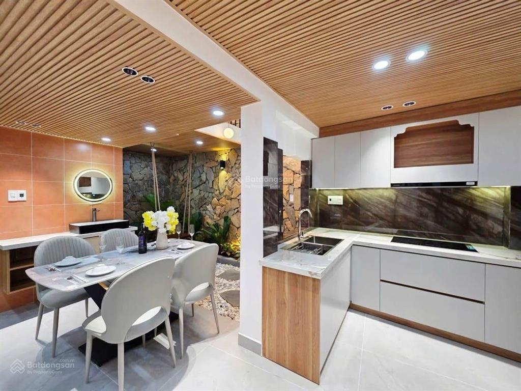 Nhà 2 tầng sân vườn thông thoáng lấy sáng cho cả nhà
trung tâm thanh khê, đà nẵng