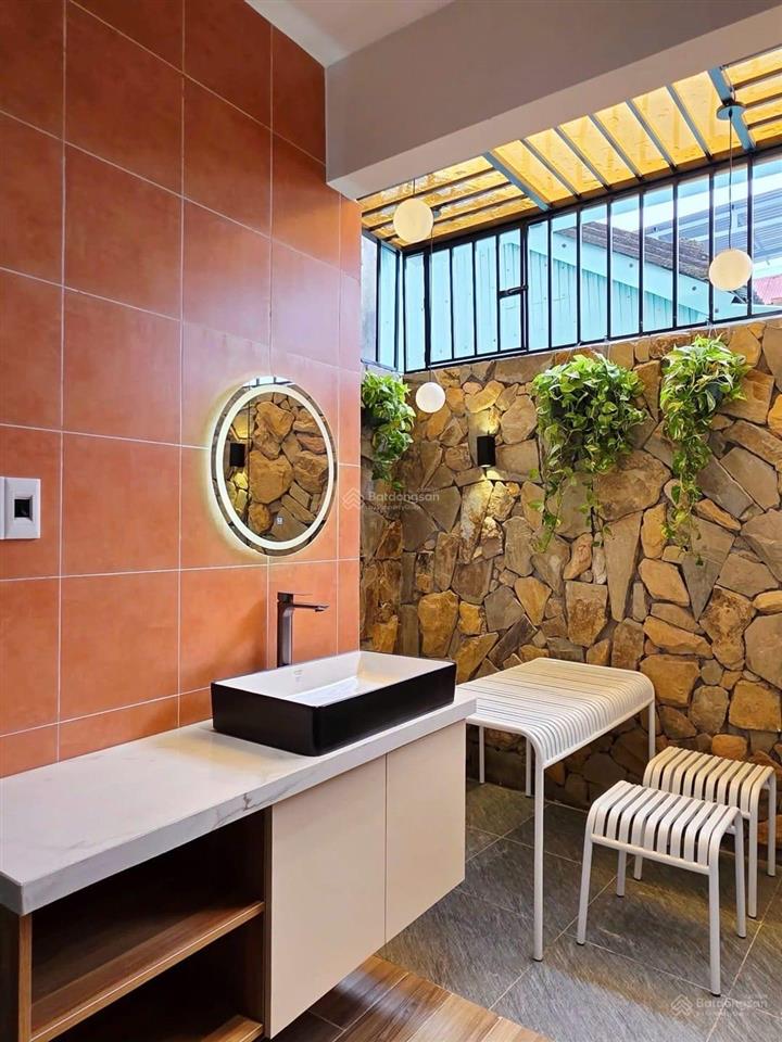 Nhà 2 tầng sân vườn thông thoáng lấy sáng cho cả nhà
trung tâm thanh khê, đà nẵng