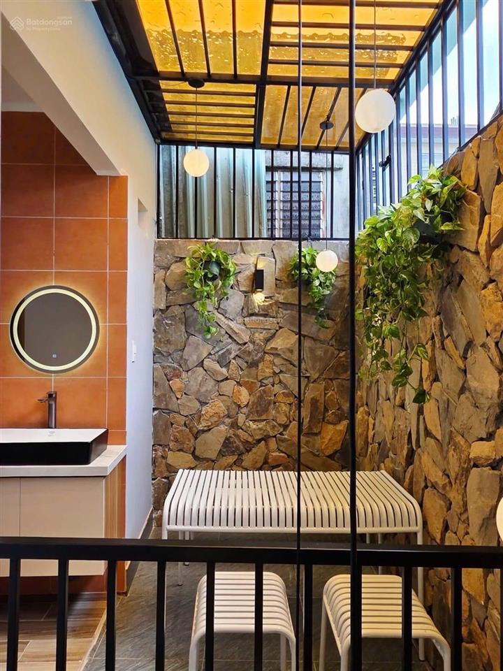 Nhà 2 tầng sân vườn thông thoáng lấy sáng cho cả nhà
trung tâm thanh khê, đà nẵng