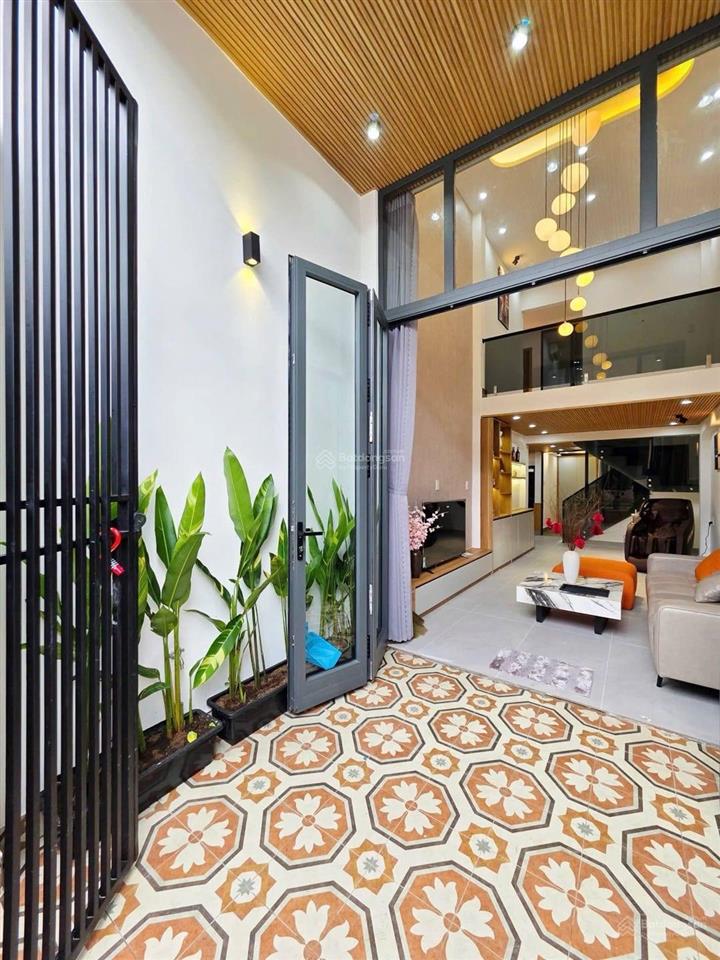 Nhà 2 tầng sân vườn thông thoáng lấy sáng cho cả nhà
trung tâm thanh khê, đà nẵng