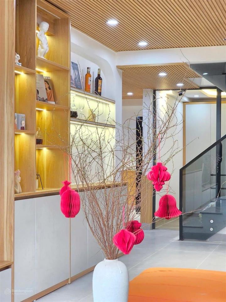 Nhà 2 tầng sân vườn thông thoáng lấy sáng cho cả nhà
trung tâm thanh khê, đà nẵng