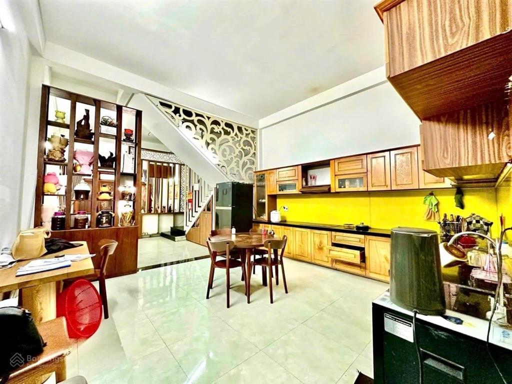 Hiếm  giá ngon đầu tư  nhà đẹp 2 tầng vào ở ngay  3 bước chân ra bãi tắm thanh khê