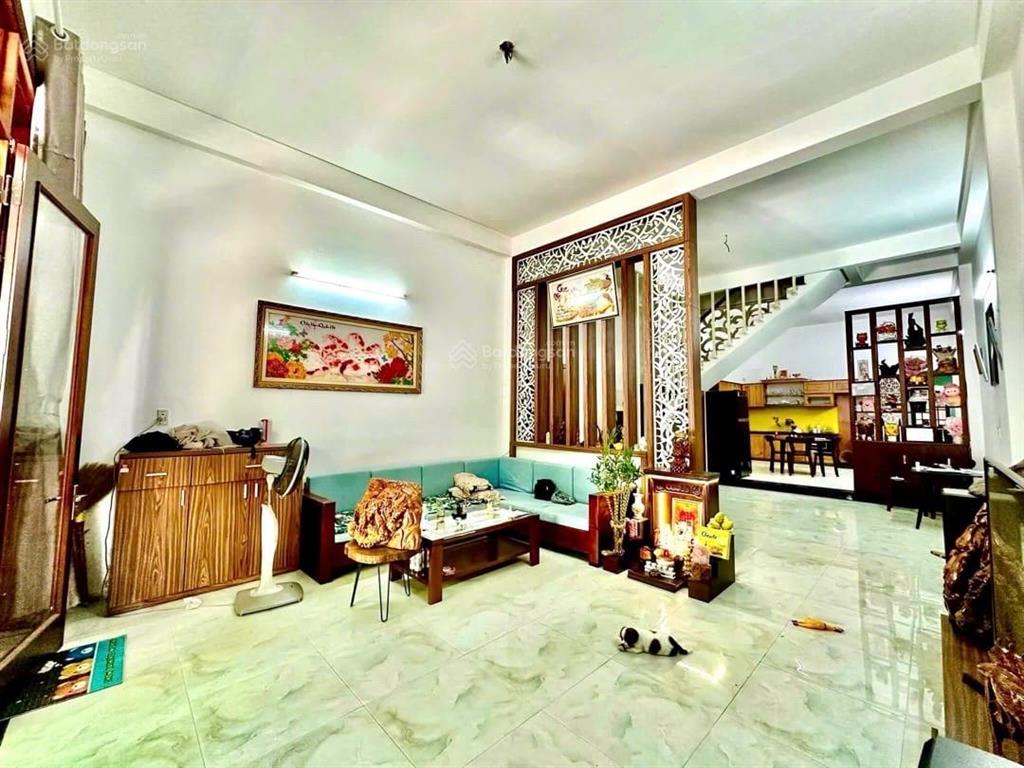 Hiếm  giá ngon đầu tư  nhà đẹp 2 tầng vào ở ngay  3 bước chân ra bãi tắm thanh khê