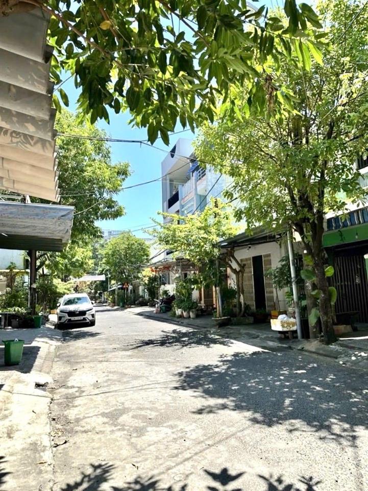 Hiếm  giá ngon đầu tư  nhà đẹp 2 tầng vào ở ngay  3 bước chân ra bãi tắm thanh khê