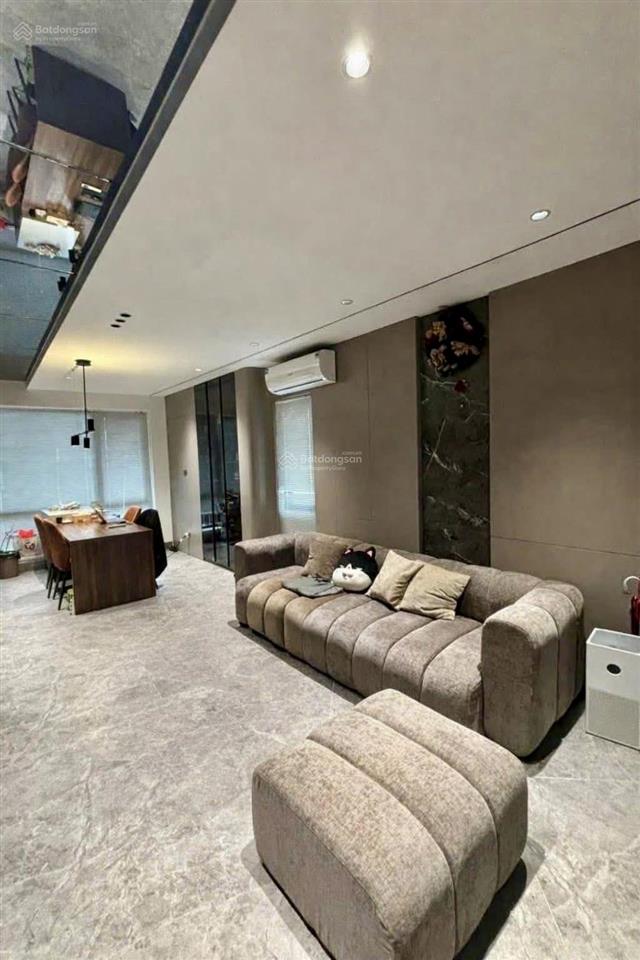 12 tỷ nhà 50m2 phố trạm  long biên  lô góc  ô tô vào nhà  thang máy  full nội thất xịn