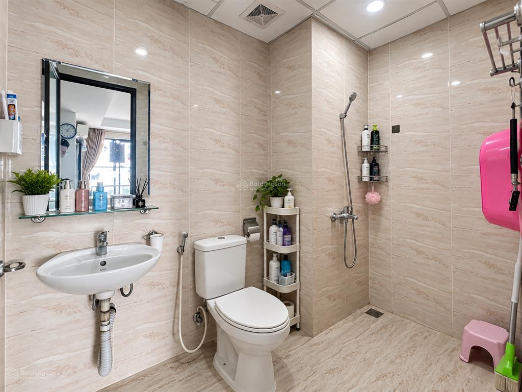 Chung cư rice city sông hồng  căn góc 69.2m2 2pn  2wc. tầng trung. view đẹp. full nội thất ở ngay