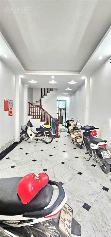 Tân mai  vừa ở vừa kinh doanh  20m ra ô tô tránh  dòng tiền 55tr/tháng