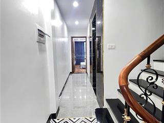 Hoa hậu bùi xương trạch  5 tầng thang máy mới  ngõ rộng ba gác  tặng full nội thất