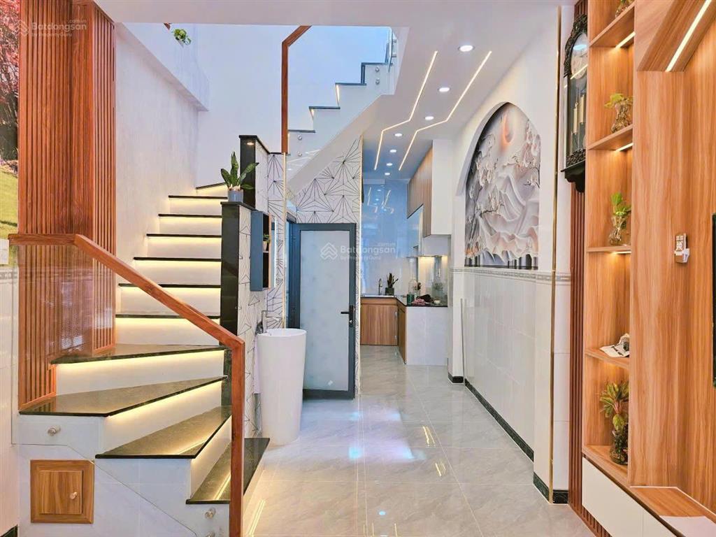 Chỉ 5.6 tỷ nhà gv 32.4m2 khu sân bay, sát mt nguyễn văn công p3, 2 tầng 3pn, full nt ở ngay