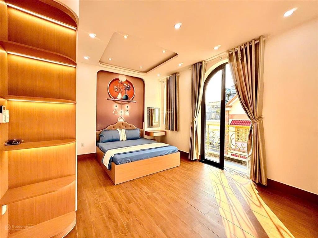 5 tầng 3pn full nội thất hiện đại, căn góc 2 mt rất thoáng  hxh thông  gần sân bay, cv gia định