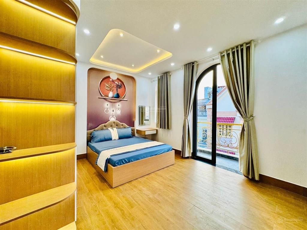 5 tầng 3pn full nội thất hiện đại, căn góc 2 mt rất thoáng  hxh thông  gần sân bay, cv gia định