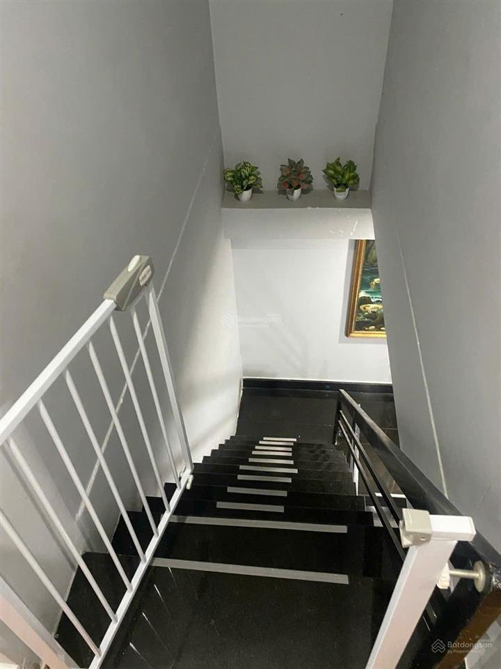 Gần cityland nguyễn văn lượng, 33m2, 3 tầng btct 3pn hxh  đang cho thuê 10tr/th  chỉ 4,65 tỷ