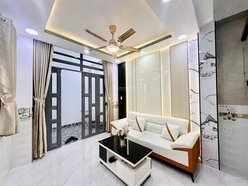 Đối diện ubnd quận, nhà mới ở ngay 36m2, full nt. chỉ 4.18 tỷ tl