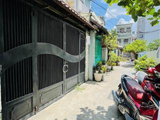 Chỉ 4.2 tỷ nhà 3 tầng kiên cố  41m2  sổ vuông a4. cách 50m ra mt. hoàn công đủ