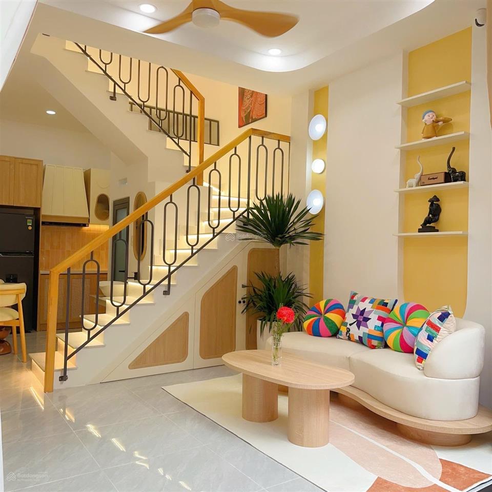 Sát mt quang trung  kqh klg  2 tầng hoàn công đủ  3pn (có ngủ trệt)  chỉ 5.39 tỷ