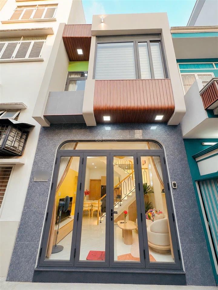 Sát mt quang trung  kqh klg  2 tầng hoàn công đủ  3pn (có ngủ trệt)  chỉ 5.39 tỷ