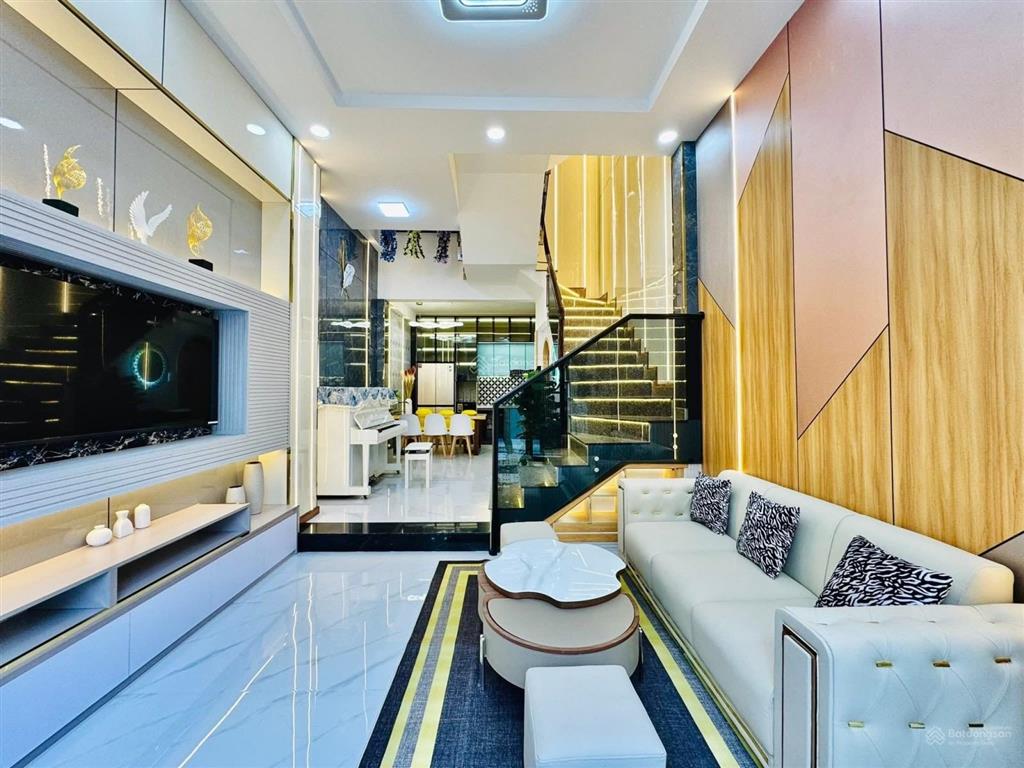 50m ra mt, hẻm 4m 1trục, xh đỗ cửa, 3 tầng kiên cố, 3pn, phòng thờ st. full nt