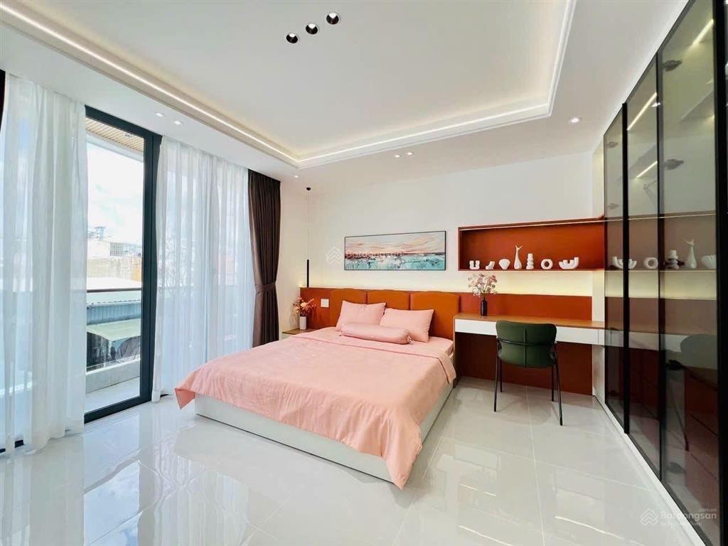 Ngang hơn 7m  hẻm xe hơi  5 tầng sân thượng  50m ra mt  nội thất xịn  chỉ 6.9 tỷ