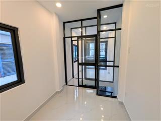 Nhà mới ở ngay, nguyễn văn công giáp bt pn, gần sân bay tsn. ô tô đỗ cửa, 2 tầng