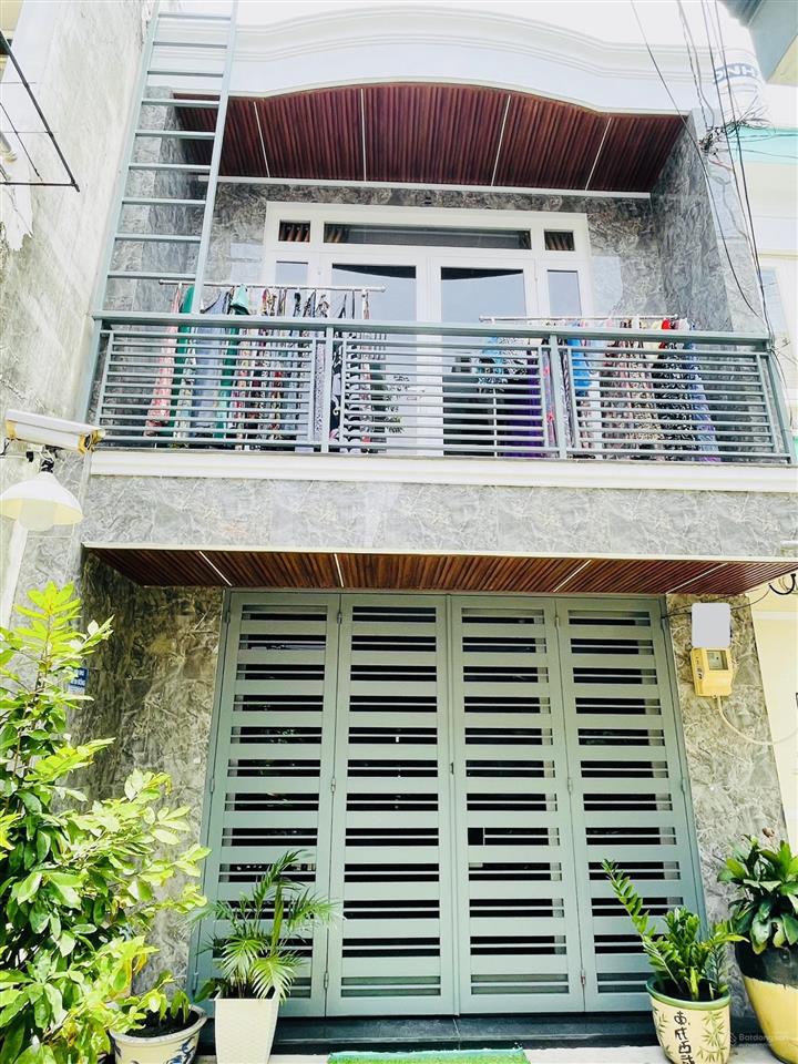 Nhà đẹp ở ngay  2 tầng  44m2  4,2x11,5m  gần bệnh viện hồng đức gò vấp