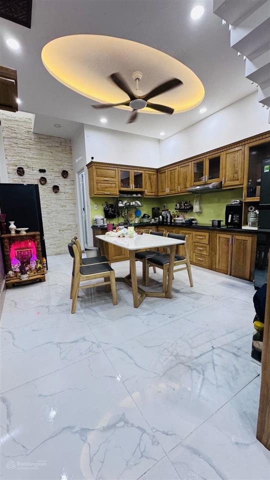 Chỉ 4.95 tỷ  gần bv hồng đức gv  2 tầng kiên cố  nhà mới đẹp ở ngay  2pn  tặng nội thất  42m2