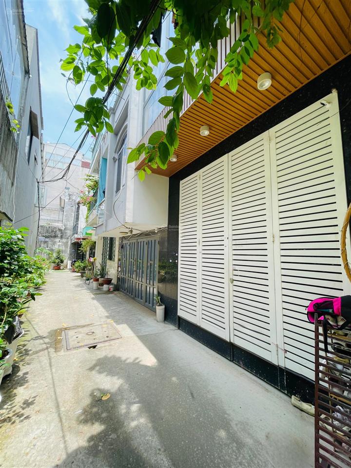 Chỉ 4.95 tỷ  gần bv hồng đức gv  2 tầng kiên cố  nhà mới đẹp ở ngay  2pn  tặng nội thất  42m2