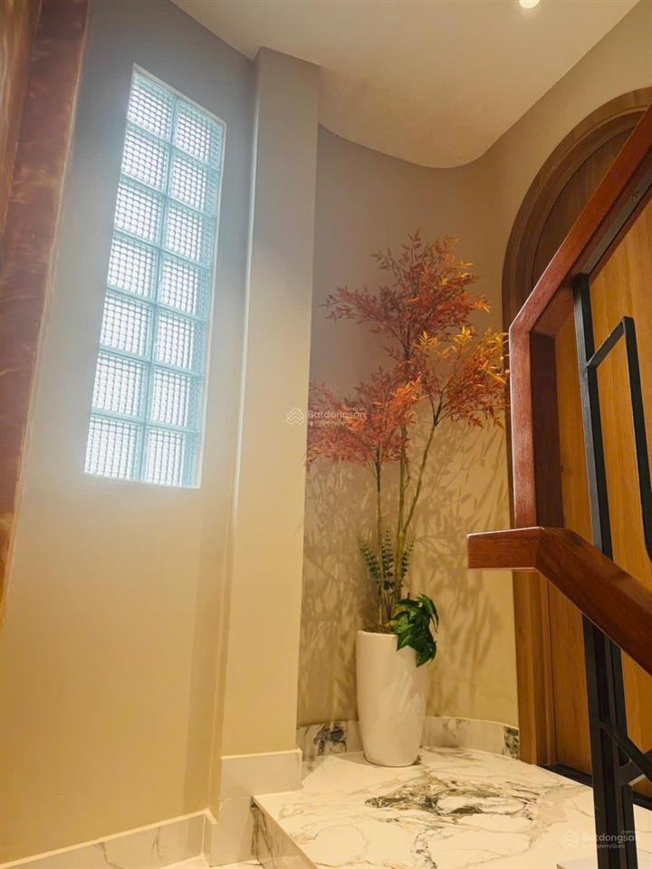 Chỉ 7.48 tỷ  nhà mới xây 5 tầng  54m2  gần cv làng hoa  ô tô đỗ cửa  căn góc 3 mặt thoáng