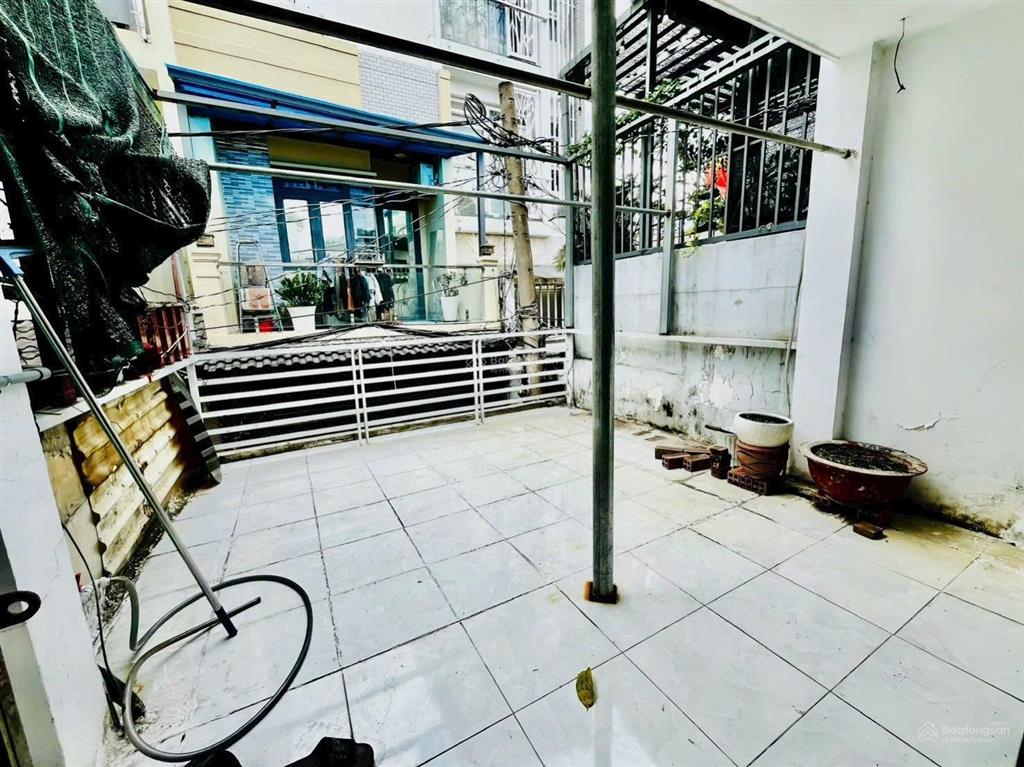 Chỉ 4.95 tỷ 52m2 vuông đẹp k lỗi  2 tầng  gần emart 2 chợ phạm văn bạch