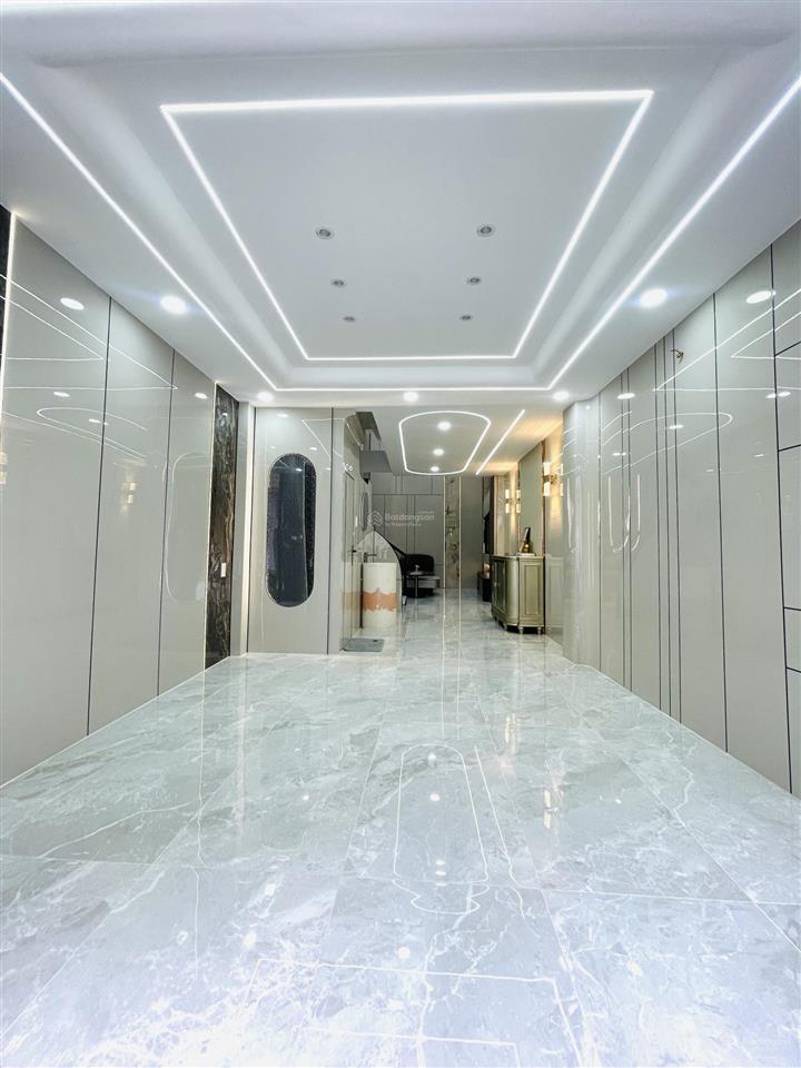 7.95 tỷ  xây mới 100% 5 tầng  hxh tránh nhau  kqh klg  40m2  ngay trường phan chu trinh gv