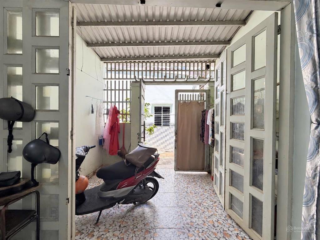 Ngay chợ gò vấp  2 tầng hoàn công đủ  4 phòng  56m2 công nhận đủ chỉ 5.6 tỷ