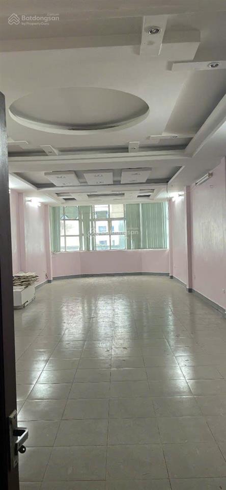 Cho thuê văn phòng tại tầng 2 số nhà 235 hoàng công chất, 6 triệu, 80m2, view đẹp
