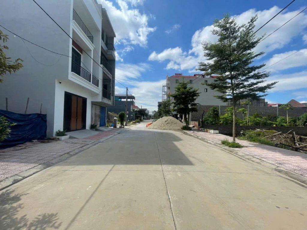 Bán gấp! Đất dịch vụ Xuân Mai giáp NOXH Kim Hoa - hơn 100m2 - mặt tiền 5m - giá chỉ hơn 30tr/m2