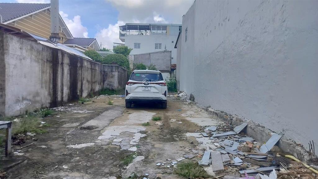 Ngân hàng bán đất mặt tiền hồ bún xáng