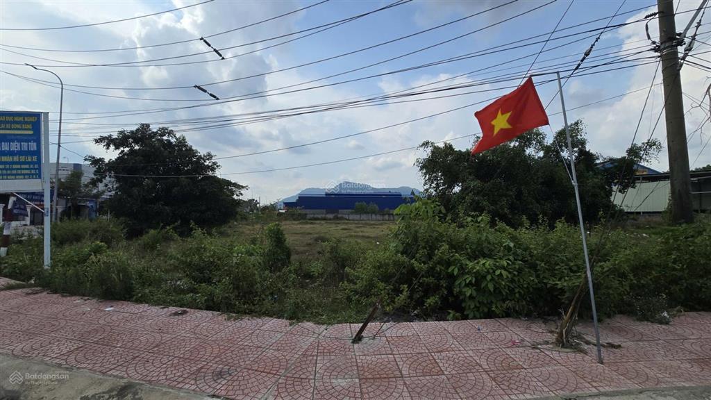 Ngân hàng thanh lý đất 2 mặt tiền đường