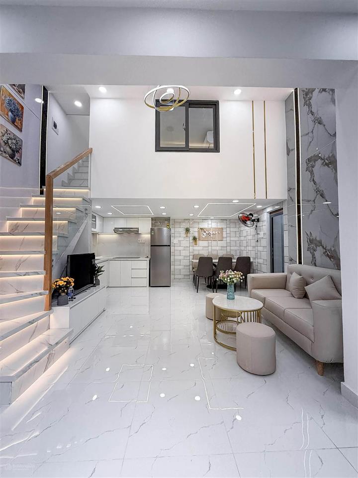 Bán nhà gần siêu thị emart, bình thạnh, mới ở ngay, 3pn, 6,95 tỷ