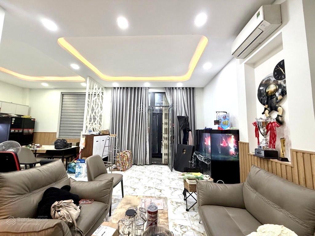 Bán gấp nhà phú thọ hoàtân phú, 50m2, 2 tầng, chỉ 5,3tỷ, tặng nội thất cho khách thiện chí