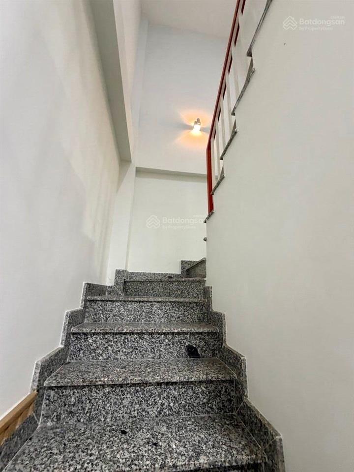 Bán gấp nhà phú thọ hoàtân phú, 50m2, 2 tầng, chỉ 5,3tỷ, tặng nội thất cho khách thiện chí