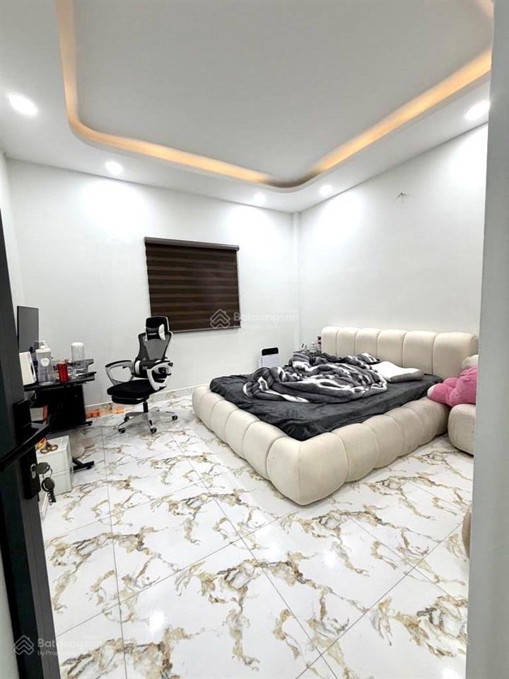 Bán gấp nhà phú thọ hoàtân phú, 50m2, 2 tầng, chỉ 5,3tỷ, tặng nội thất cho khách thiện chí