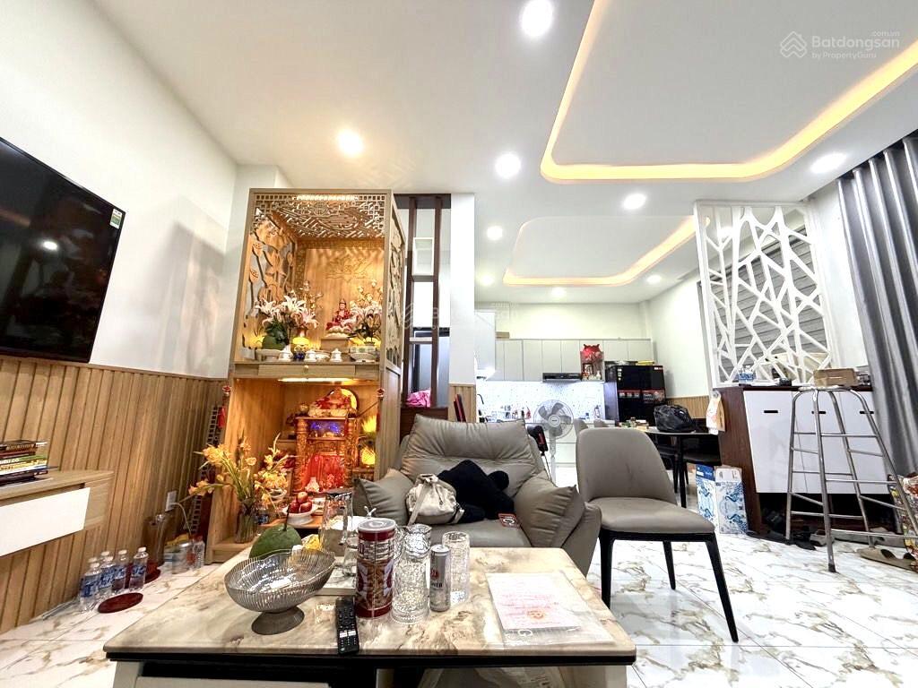 Bán gấp nhà phú thọ hoàtân phú, 50m2, 2 tầng, chỉ 5,3tỷ, tặng nội thất cho khách thiện chí