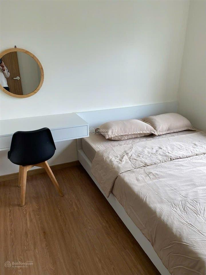 Căn hộ chung cư mới tinh đủ nội thất, 2 phòng ngủ view đồi, có thang máy 52m2 giá 3,1 tỷ